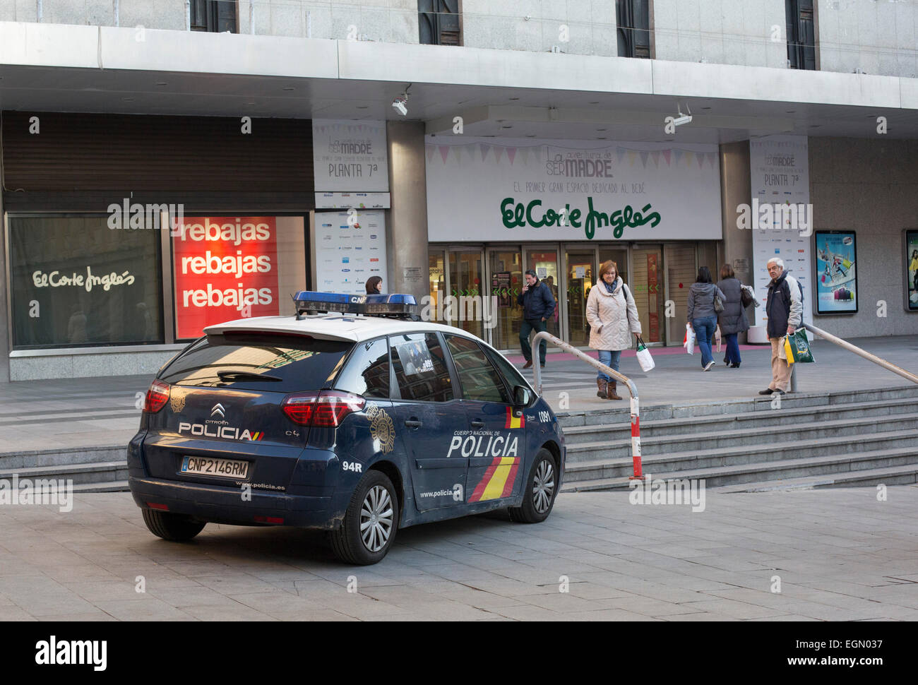 Polizei-Policia Auto El Corte Ingles Kaufhaus Stockfoto