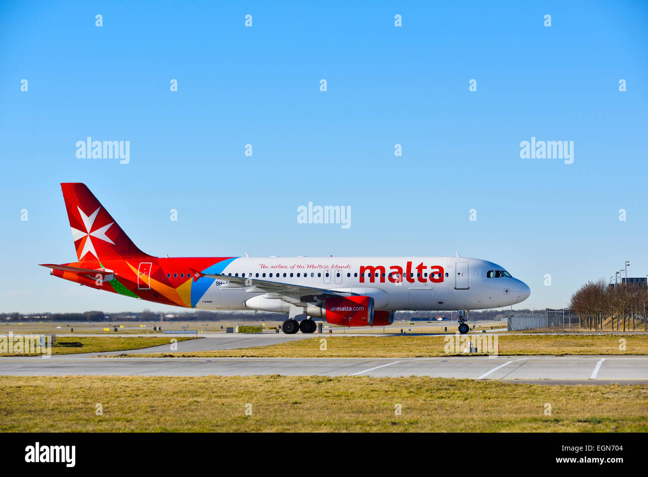 Air Malta, terminal 2, Turm, Muc, Flughafen, Flugzeug, Rollen, Taxiway, Stockfoto