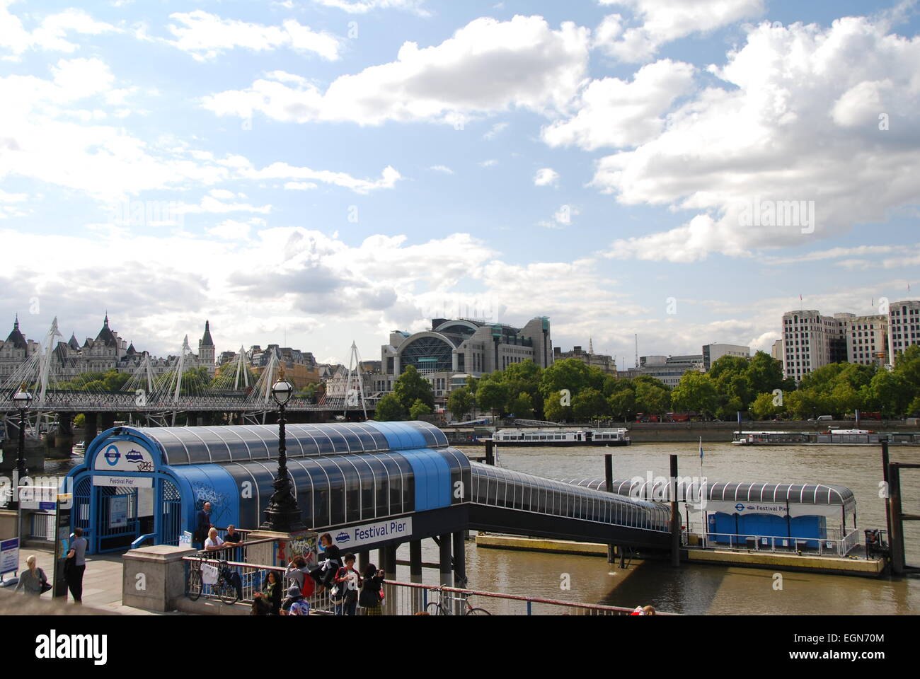 Festival Pier und Charing Cross Station Stockfoto