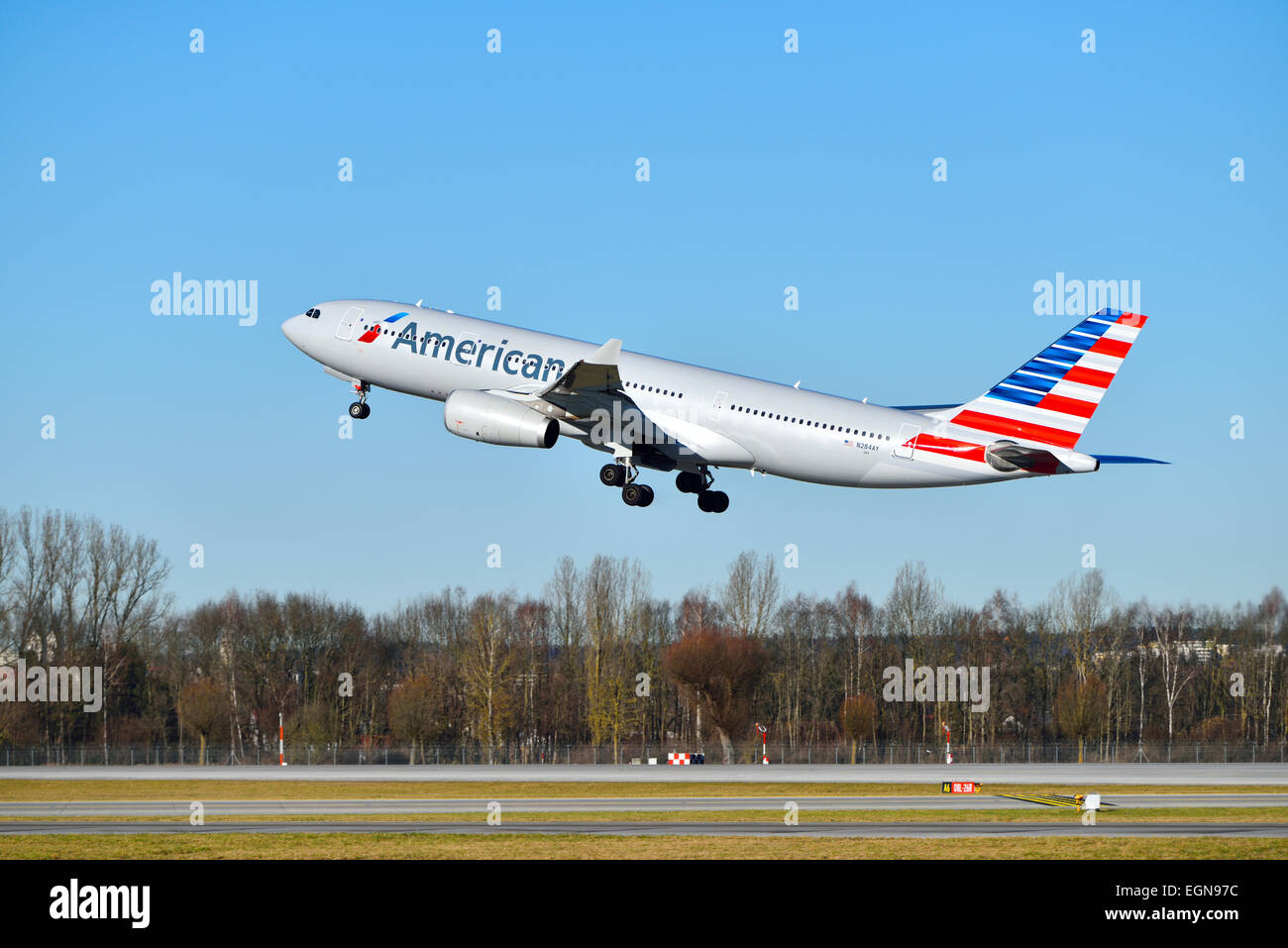 American Airlines Boeing b 767, ausziehen, nehmen, Start, Flugzeuge, Stockfoto