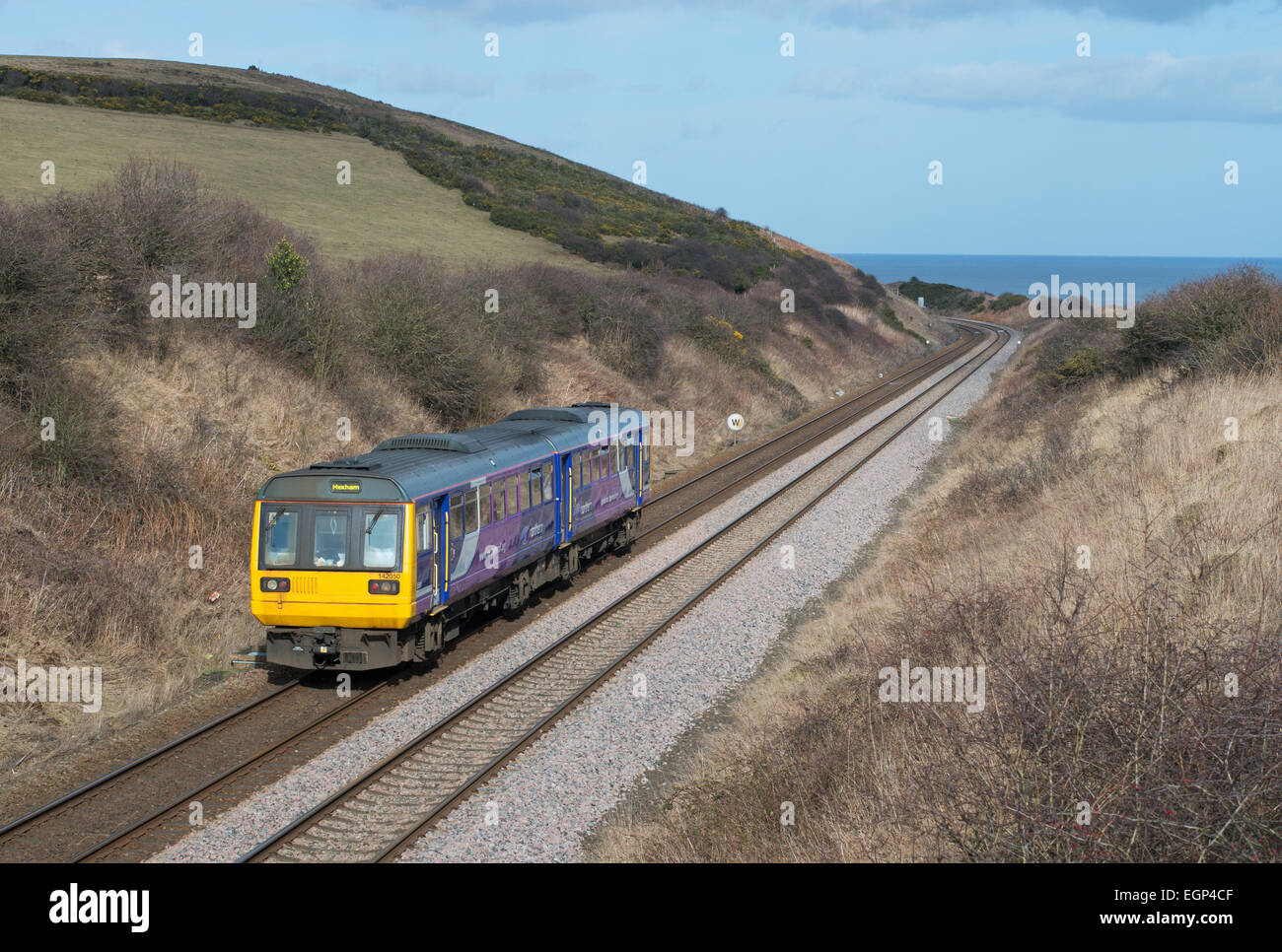 Pacer-Zug in der Nähe von Easington Zeche auf der County Durham Coast Line, Nord-Ost-England, UK Stockfoto