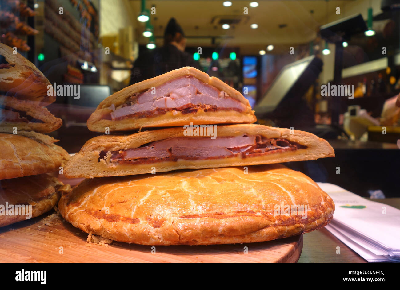 Schinken-sandwiches, Kuchen, Torte, Viandas de Salamanca, Madrid, Spanien. Stockfoto