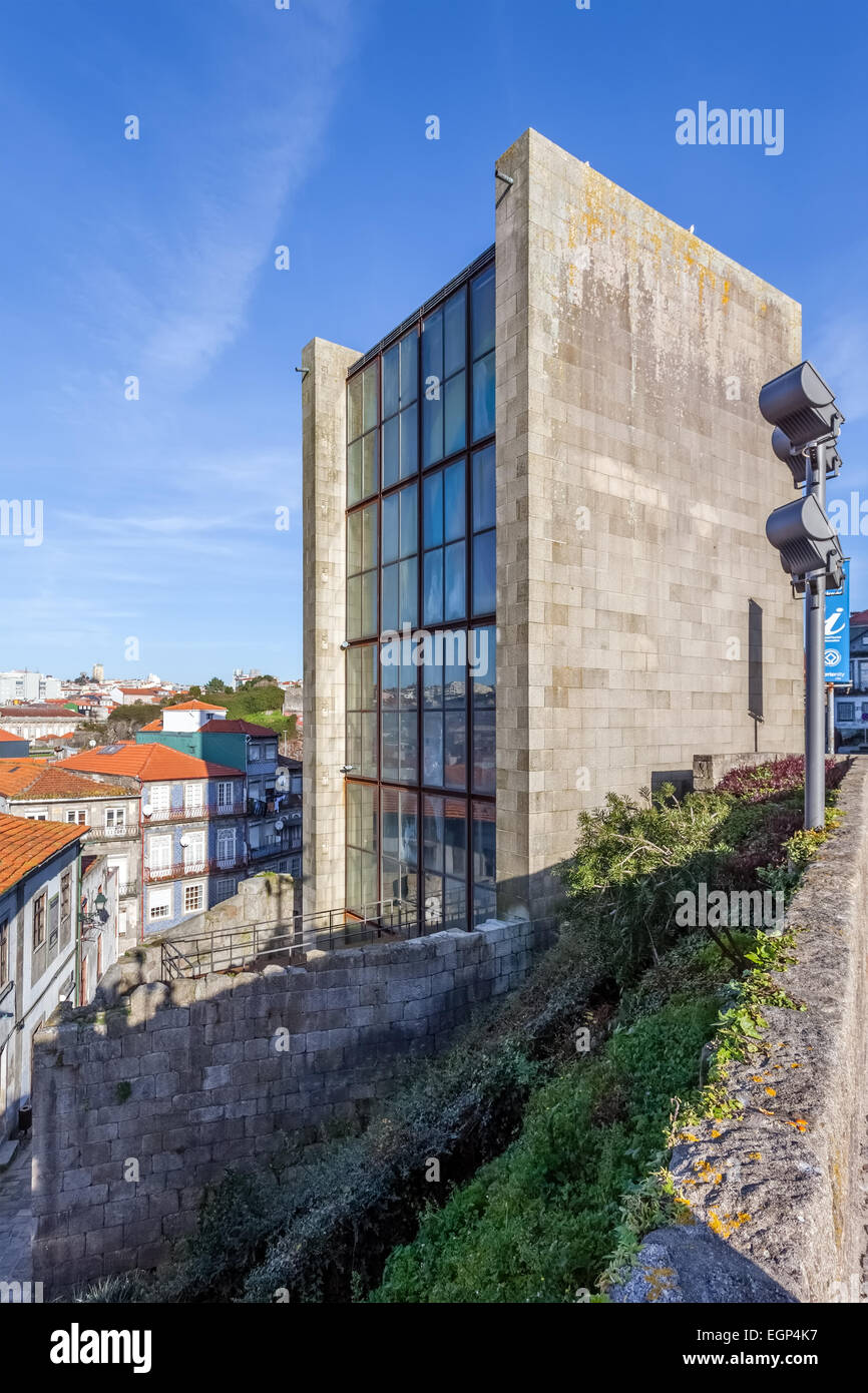 Porto, Portugal. Altes Rathaus-Gebäude von der Stadt Porto - Antiga Casa da Câmara. Rekonstruiert, als ein Tourist Office zu dienen Stockfoto