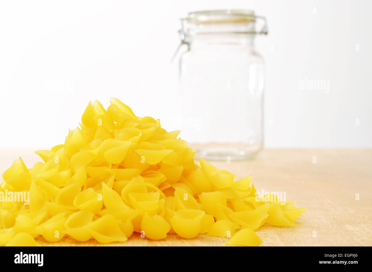 Gluten freie Pasta shells Stockfoto