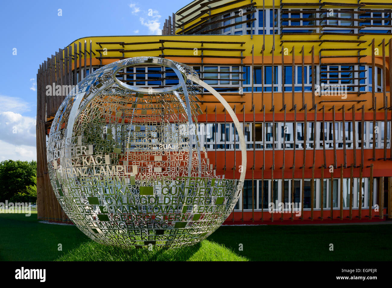Denkmal für Studenten und Mitarbeiter Opfer des Nationalsozialismus 1938-1945 installiert auf dem neuen Campus der WU Wien, Wien, Österreich Stockfoto