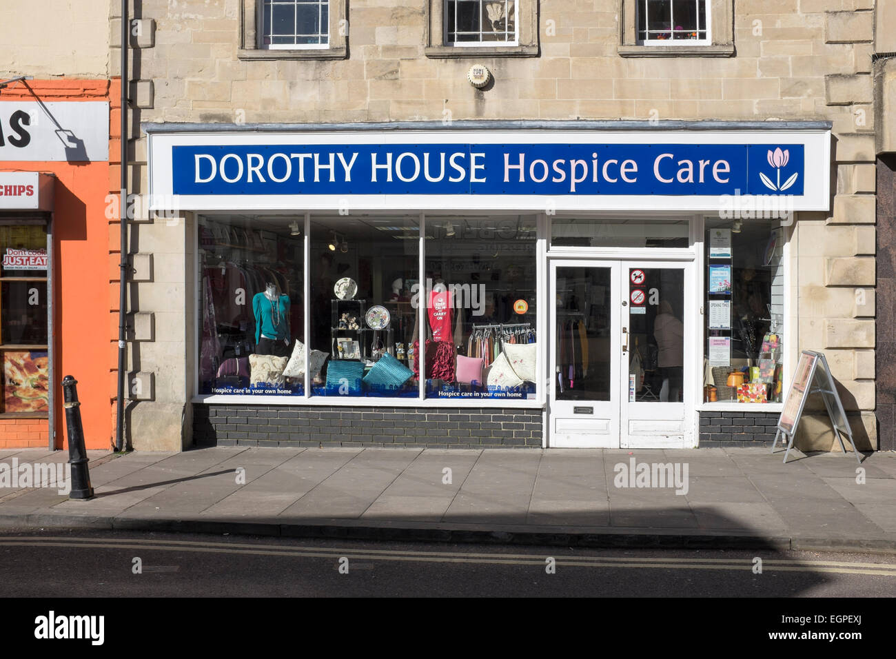 Dorothy House Hospice Care Charity Shop Silver Street Trowbridge Stockfoto