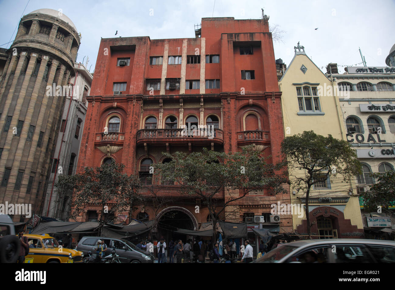Fassade eines hohen Gebäudes, Kalkutta Kolkata, Stockfoto