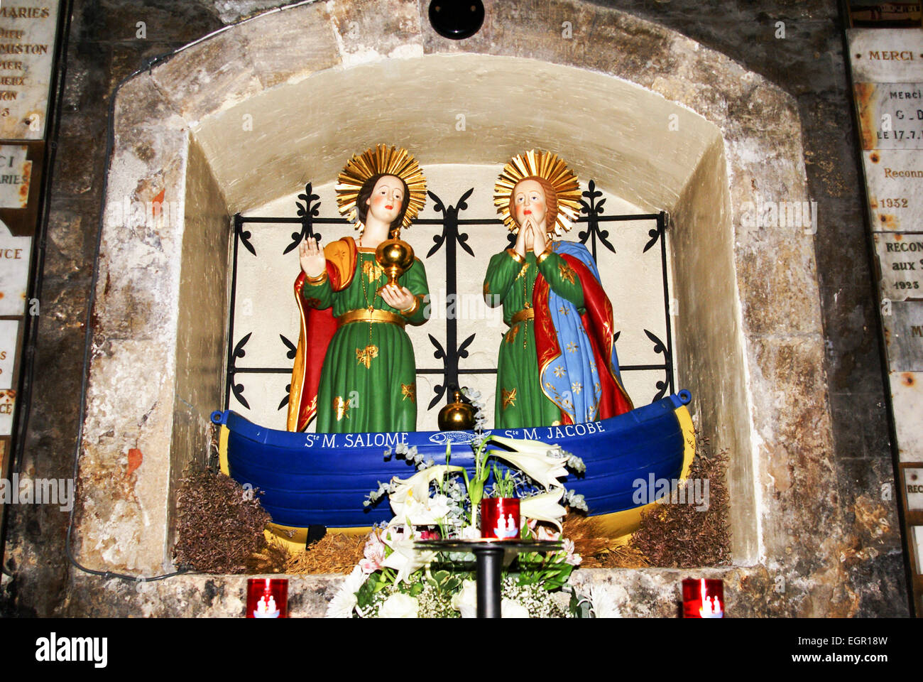 Saintes-Maries-de-la-Mer, Camargue, Frankreich das Emblem von den zwei Marien Stockfoto