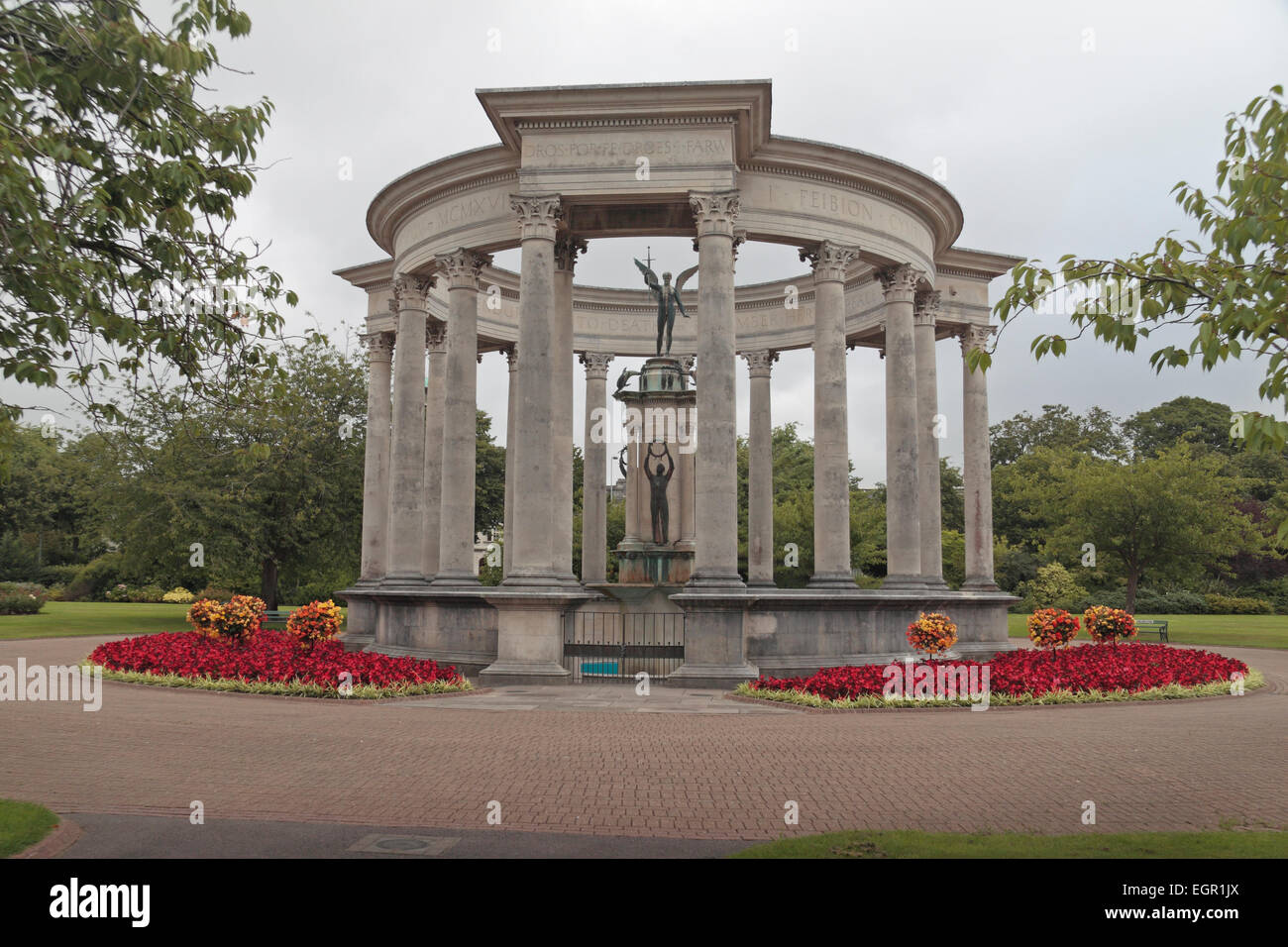 Die walisische National War Memorial in Alexandra Gardens, Cathays Park, Cardiff, Wales. Stockfoto
