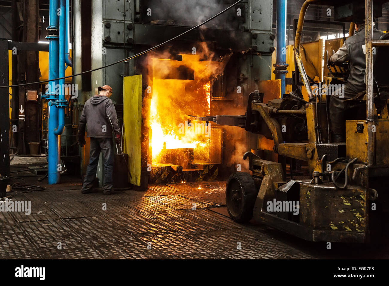 Harte Arbeit in einer Fabrik Stockfoto