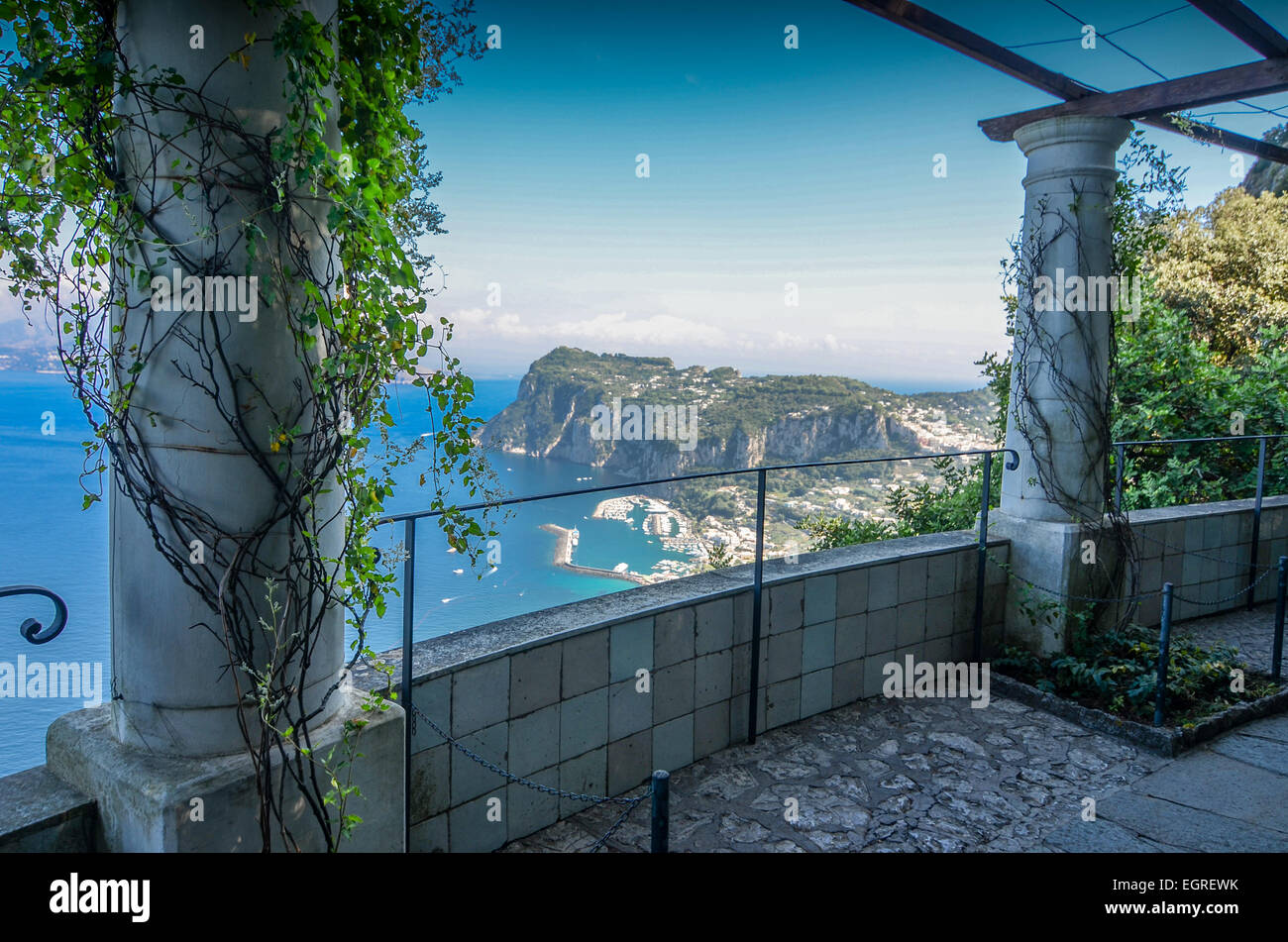 Blick auf das Mittelmeer von oben von Capri Stockfoto