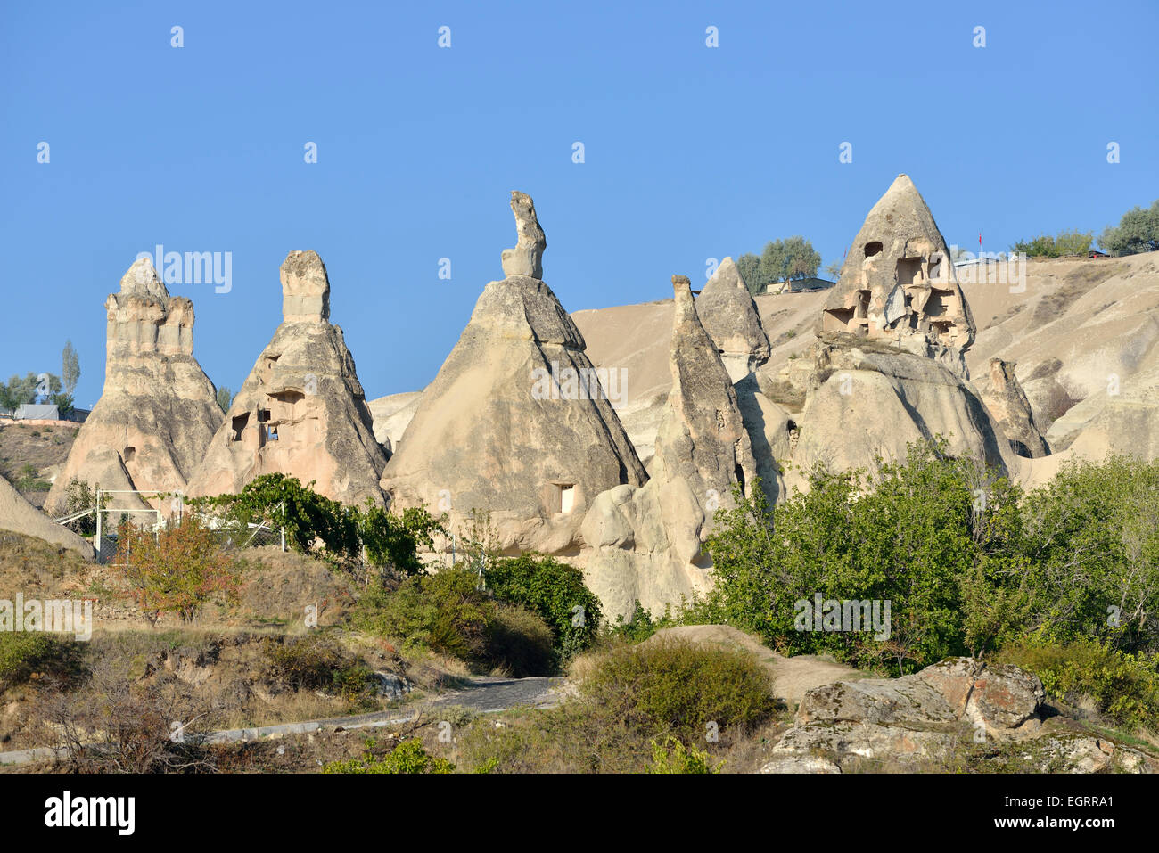 Tuffstein Felsformationen in der Nähe von Göreme, Kappadokien, Türkei Stockfoto