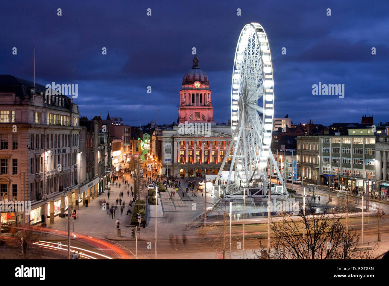 Marktplatz mit dem Rad von Nottingham von Dämmerung, England, UK Stockfoto