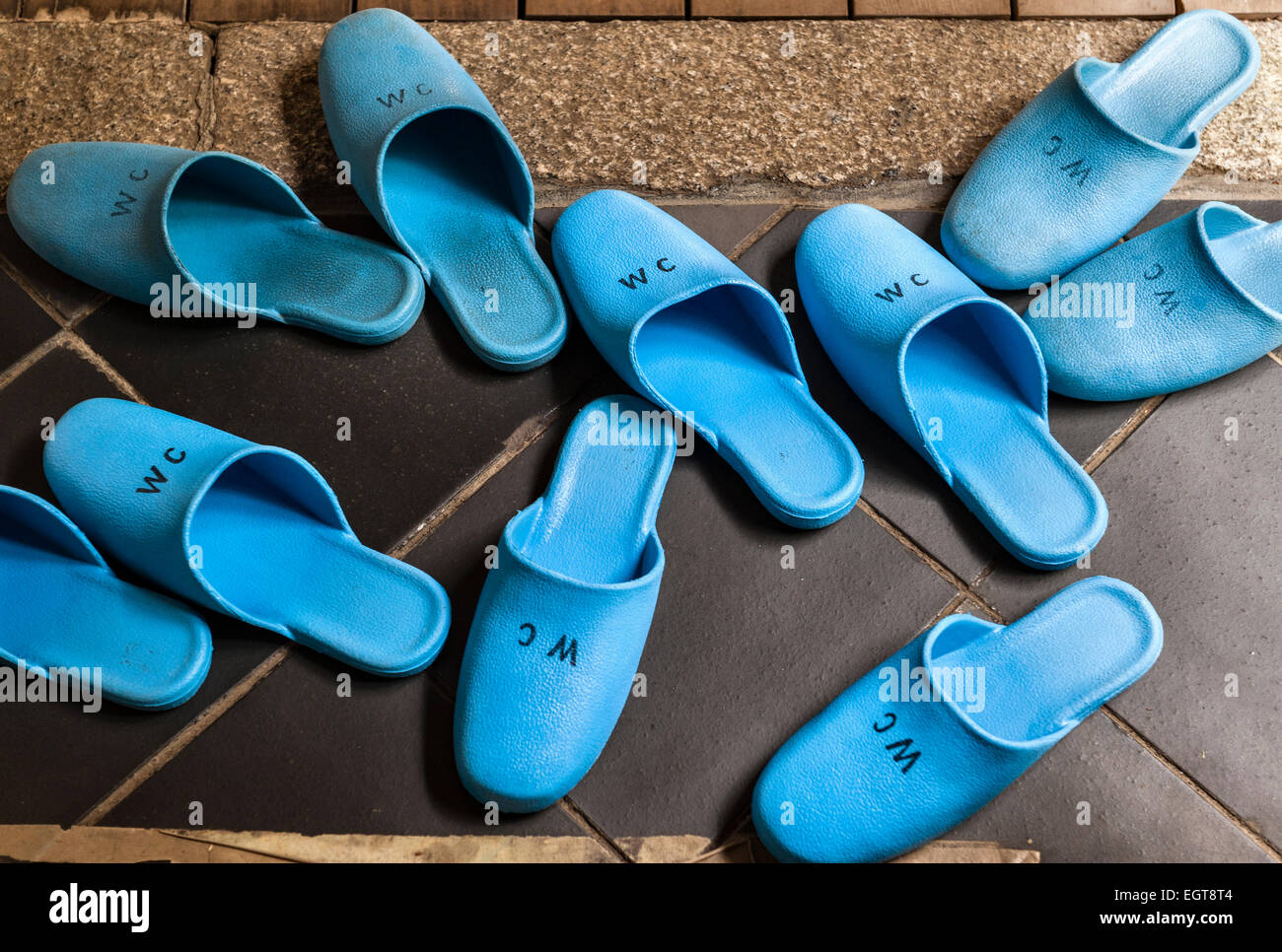 Slippers Japan Stockfotos & Slippers Japan Bilder Alamy Hausschuhe für Besucher, Honshu, Japan Stockfoto, Bild