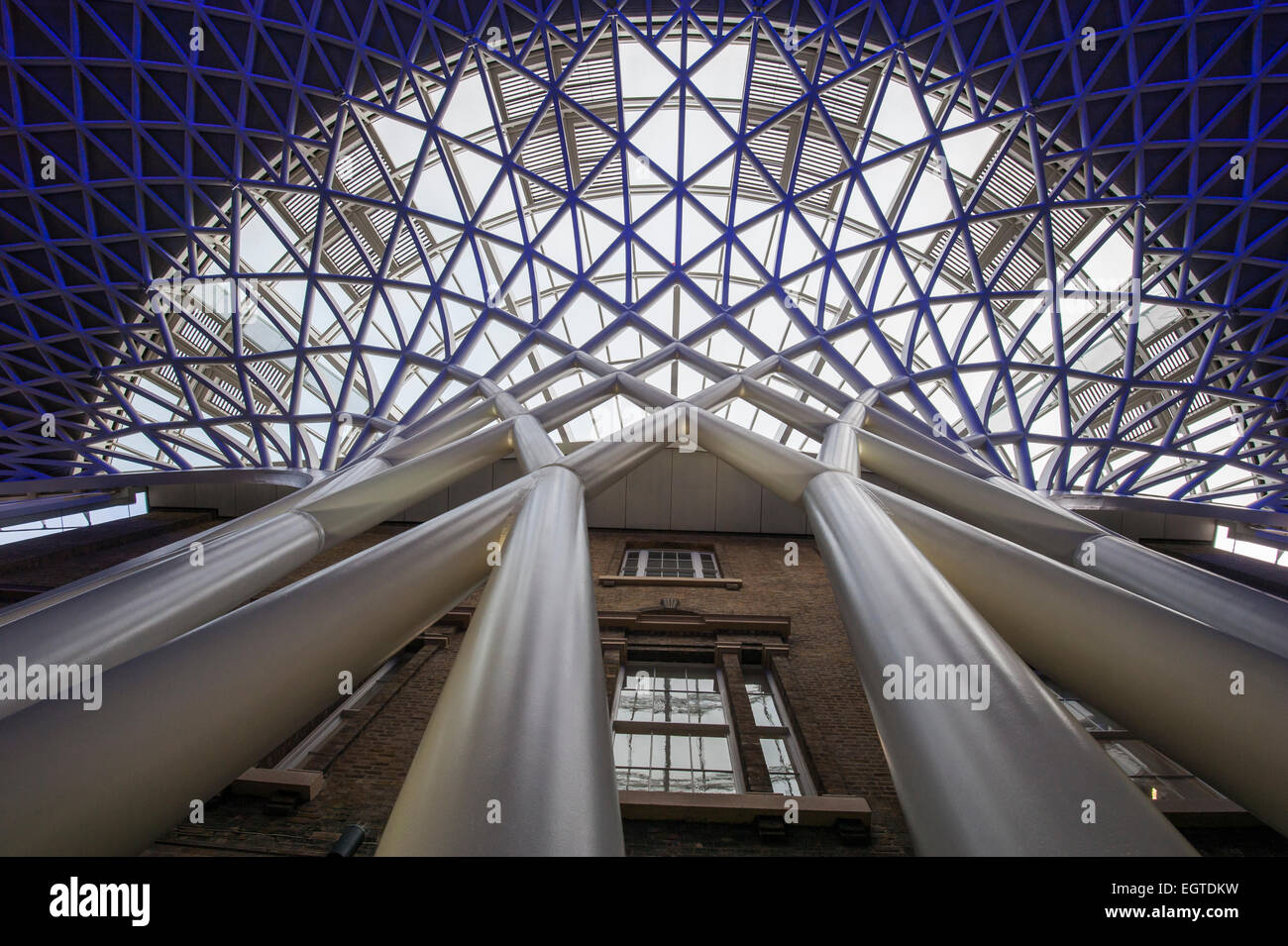 Nahaufnahme Detail der modernen Architektur zeigen große innere Struktur. Stockfoto