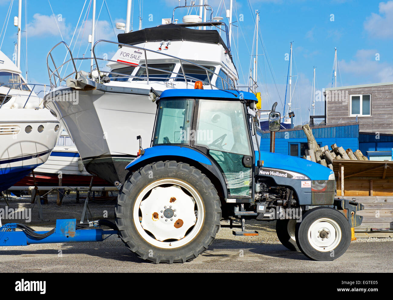 Traktor in Falmouth Marina, Cornwall, England UK Stockfoto