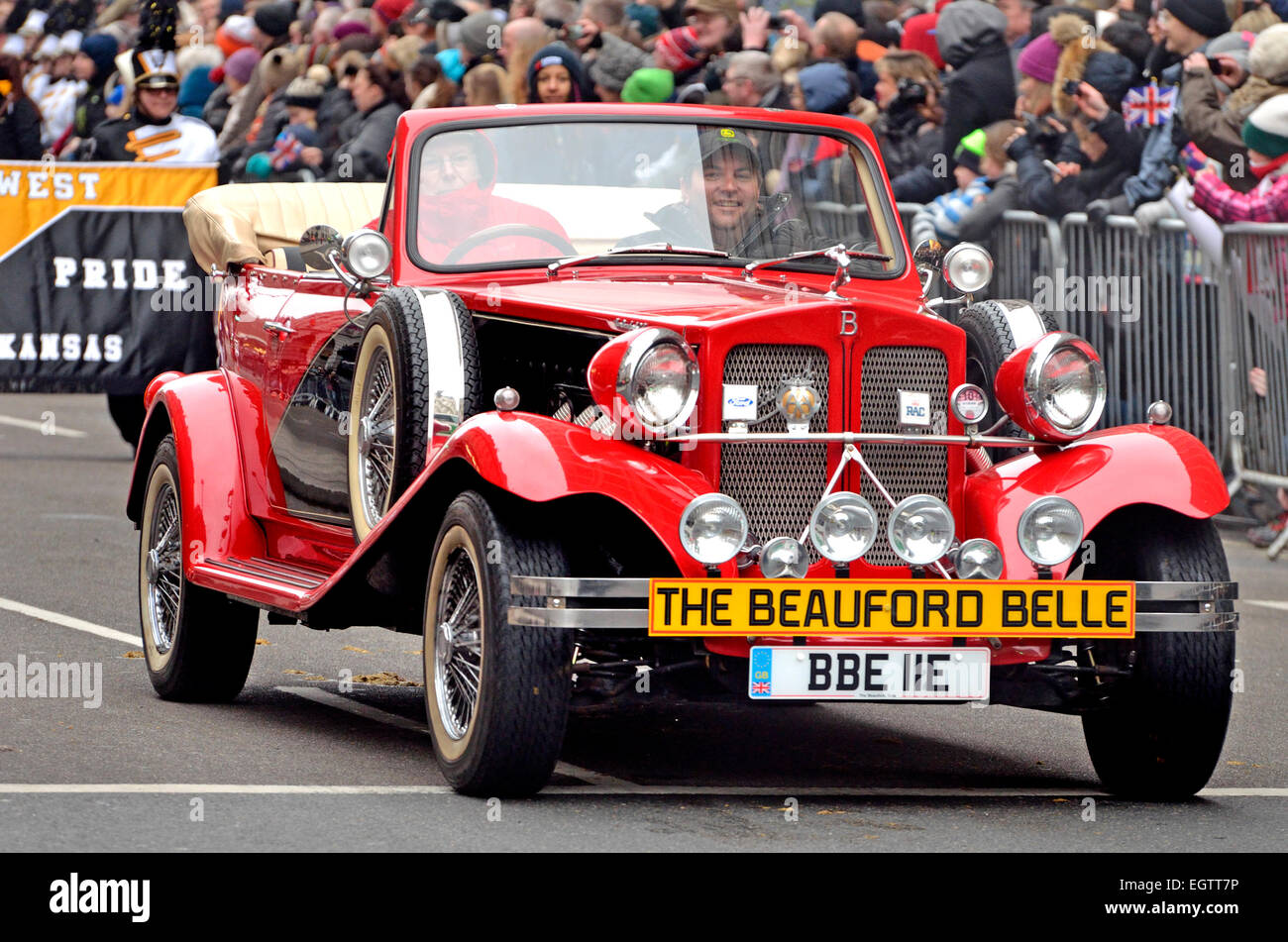 London, 1. Januar. New Year's Day Parade von Piccadilly, Parliament Square - Beauford Belle (BBE IIE) gebaut 1970 Stockfoto