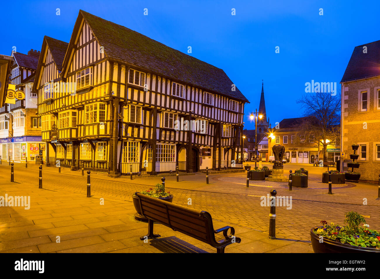 Twin Giebel des 15. Jahrhunderts Fachwerkhaus Kaufmannshaus, Evesham, Bezirk Wychavon, Worcestershire, England, Vereinigtes Königreich, Europ Stockfoto