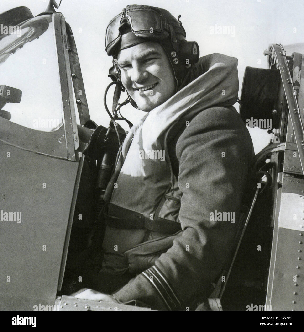 ALAN CHRISTOPHER DERE (1917-1995) New Zealand Fliegerass in seinem Spitfire Mk 1 N3183 KL-B während einer Plt/Off mit RAF 54 Squadron in unterstützt im Jahr 1940 Stockfoto