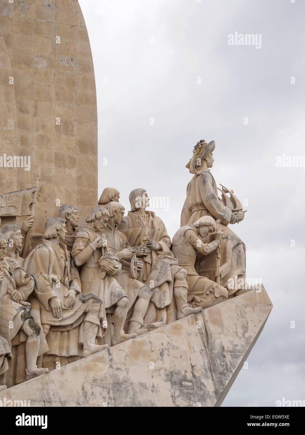 Detail der portugiesischen Entdecker Statuen auf das Padrão Dos Descobrimentos in Belém, Lissabon, Portugal Stockfoto