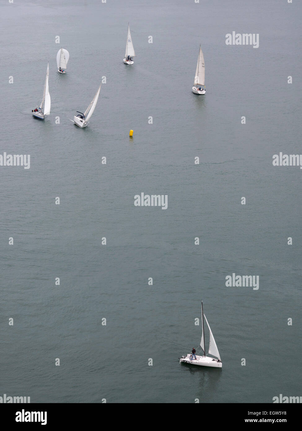 Luftaufnahme von Segelbooten racing Stockfoto