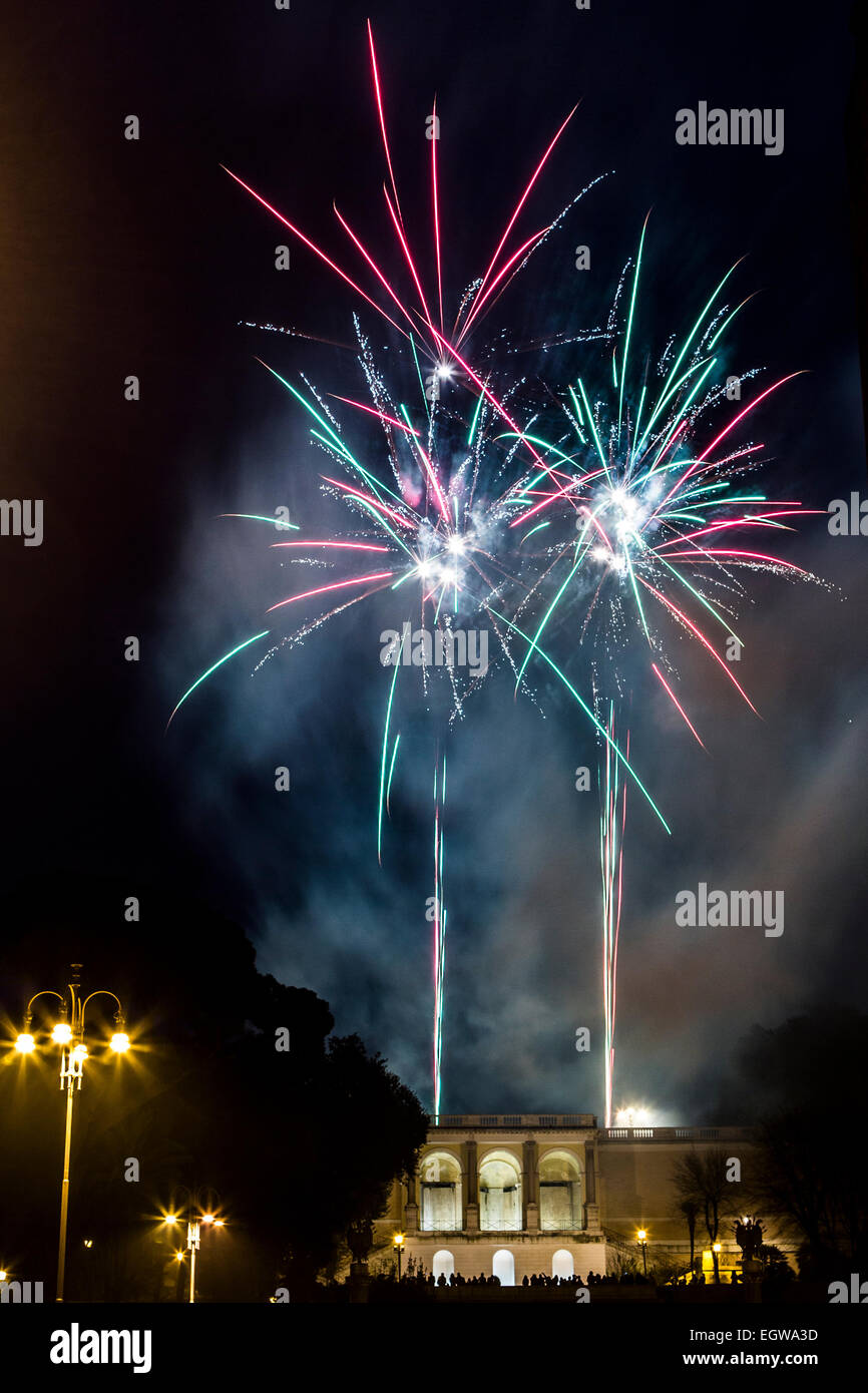 Feuerwerk in der Nähe Carnevale Romano 2015 Stockfoto