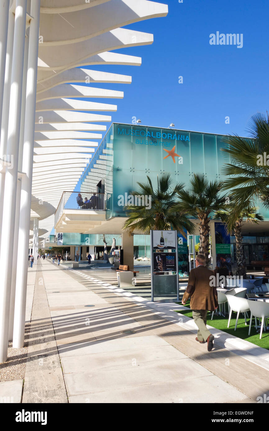 Alborania Aula del Mar, Maritime Museum an Marina und Waterfront Promenade in Port Malaga, Spanien. Stockfoto