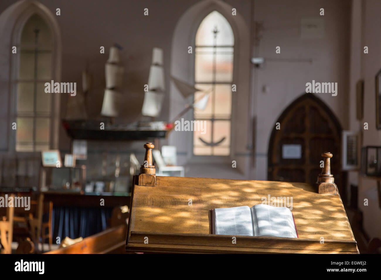 Der Matrose Kirche an der Hafenmauer in Ramsgate, Kent. Stockfoto