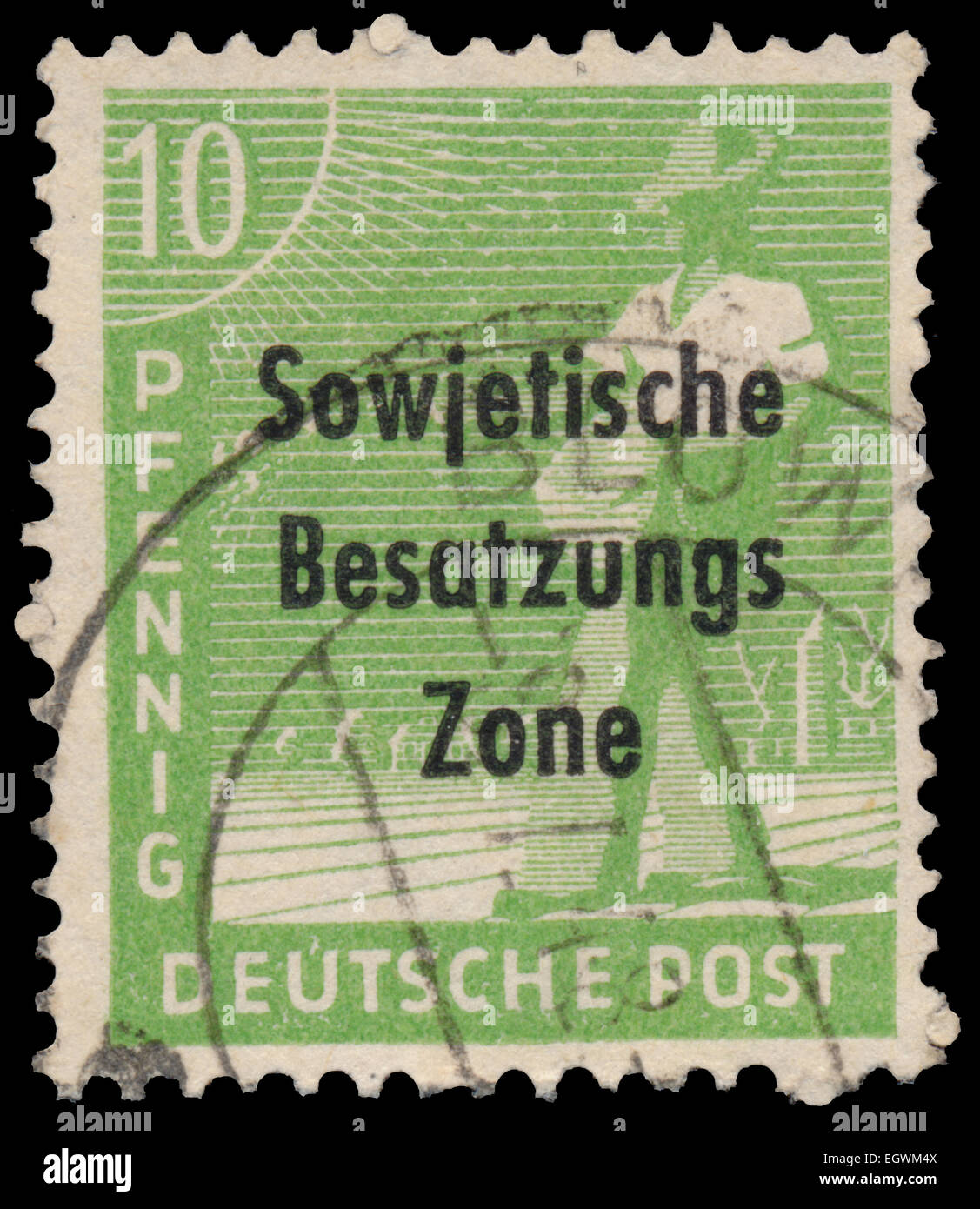 Deutschland - CIRCA 1948: Eine Briefmarke gedruckt in Deutschland, zeigt Sämann (Überdruck, der sowjetischen Besatzungszone), ca. 1948 Stockfoto