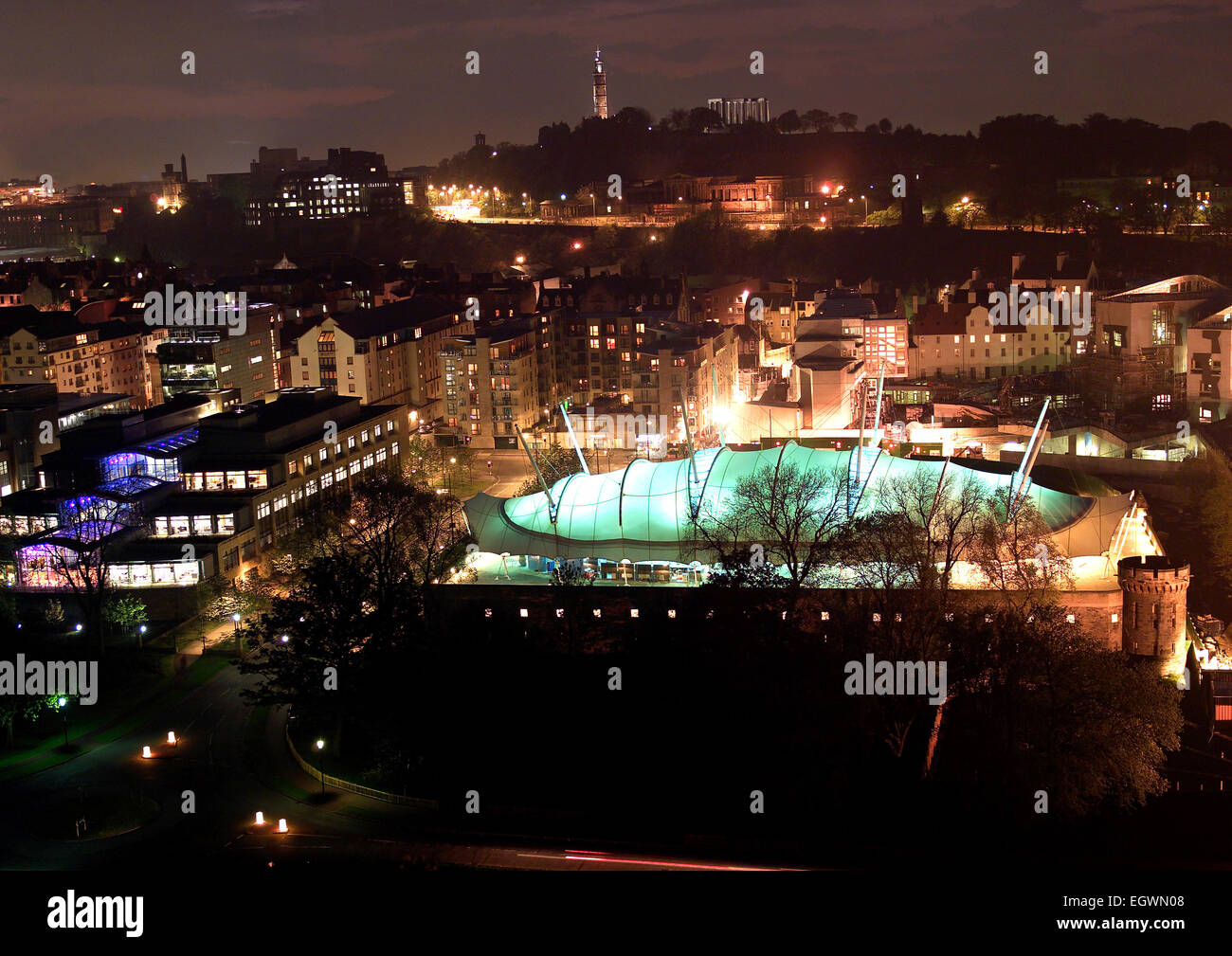 Edinburgh-Skyline bei Nacht Stockfoto