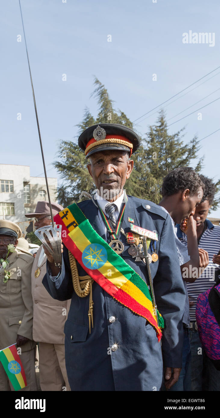 Addis Abeba, Äthiopien. 2. März 2015. Eine dekorierte Kriegsveteran besucht die 119. Jubiläum von der äthiopischen Armee Sieg über die italienischen Invasionstruppen in Schlacht von Adwa 1896. 2. September 2015, Addis Abeba, Äthiopien. Bildnachweis: Dereje Belachew/Alamy Live-Nachrichten Stockfoto