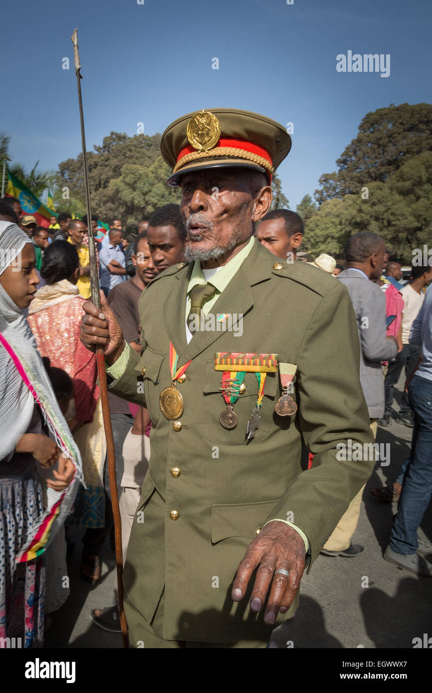 Addis Abeba, Äthiopien. 2. März 2015. Eine dekorierte Kriegsveteran besucht die 119. Jubiläum von der äthiopischen Armee Sieg über die italienischen Invasionstruppen in Schlacht von Adwa 1896. 2. September 2015, Addis Abeba, Äthiopien. Bildnachweis: Dereje Belachew/Alamy Live-Nachrichten Stockfoto