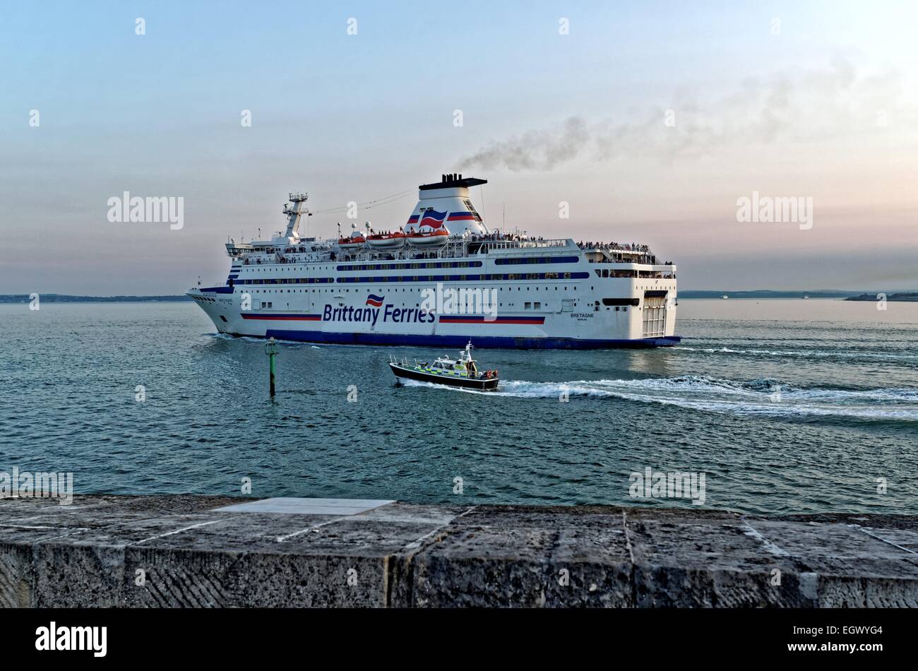 Bretagne-Ferry segeln von Portsmouth harbour Hampshire Stockfoto