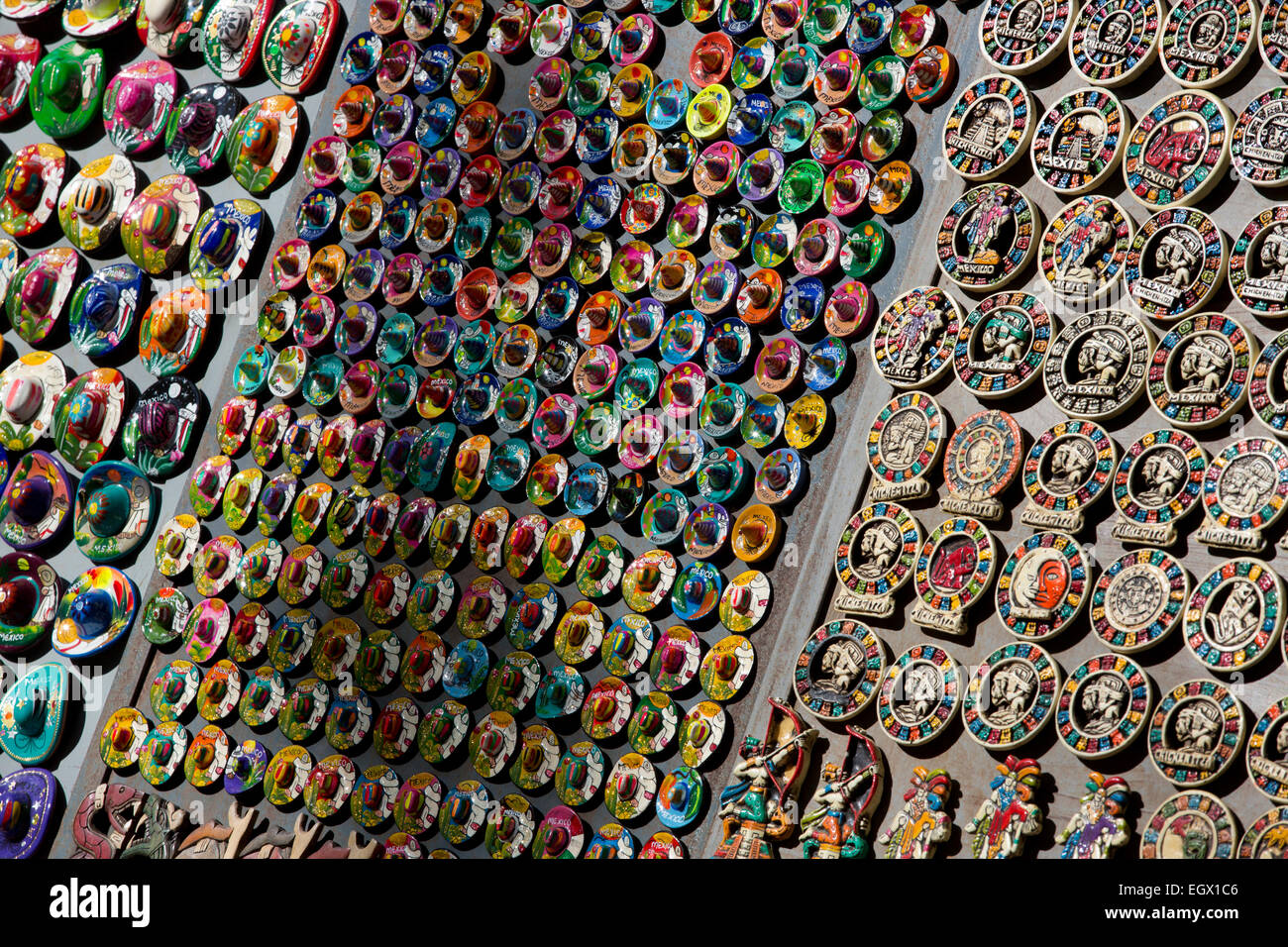 Souvenir-Miniatur-Sombreros Chichen Itza, Yucatan, Mexiko Stockfoto