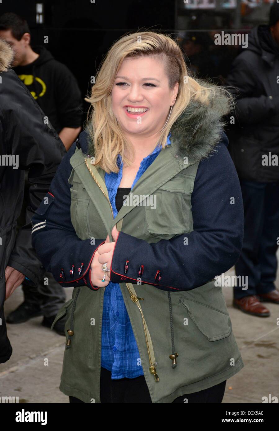 New York, NY, USA. 3. März 2015. Kelly Clarkson auf GMA unterwegs für Promi-Schnappschüsse - di, New York, NY 3. März 2015. Bildnachweis: Derek Sturm/Everett Collection/Alamy Live-Nachrichten Stockfoto