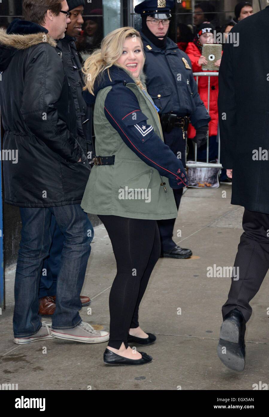 New York, NY, USA. 3. März 2015. Kelly Clarkson auf GMA unterwegs für Promi-Schnappschüsse - di, New York, NY 3. März 2015. Bildnachweis: Derek Sturm/Everett Collection/Alamy Live-Nachrichten Stockfoto