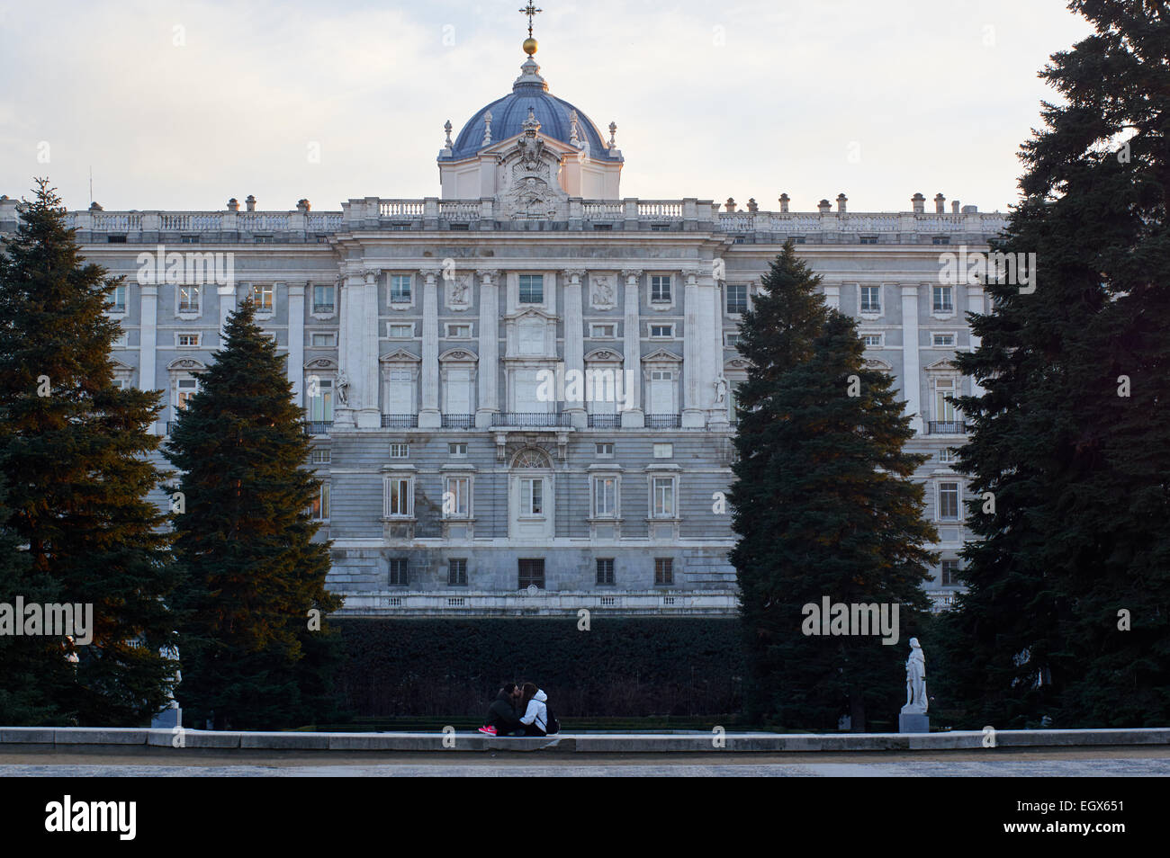 Königspalast von Madrid, Blick vom Sabatini Gärten. Stockfoto