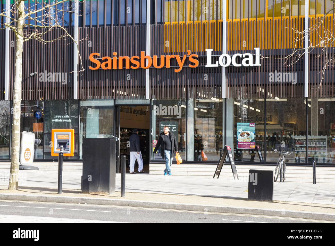 Sainsbury lokalen Speicher in Ostlondon Dorf Entwicklung Stratford E20, London England Vereinigtes Königreich UK Stockfoto