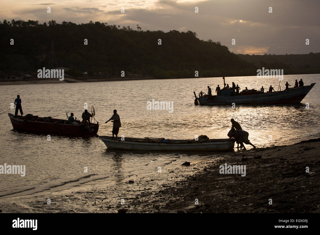 Boote in den Hafen - Pangani, Tansania, Ostafrika. Stockfoto