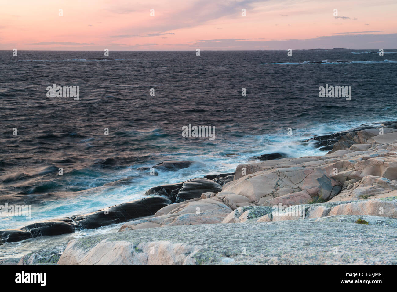 Felsen, Sonnenuntergang, Abendstimmung an der Küste in der Nähe von Smögen, Bohuslän Provinz Västra Götaland Grafschaft, Schweden Stockfoto