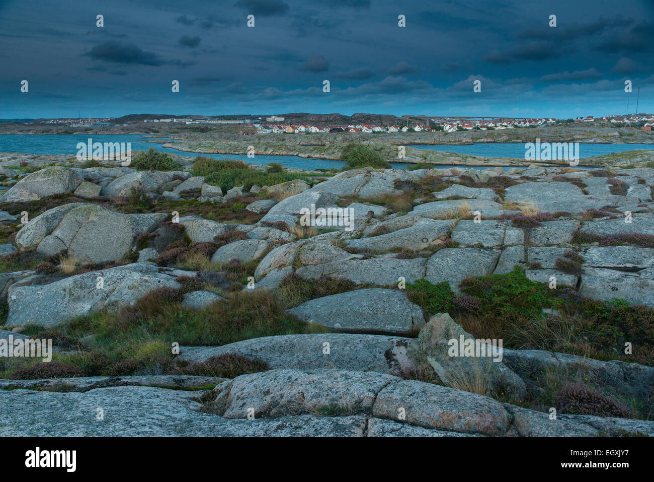 Felsen, Sonnenuntergang, Abendstimmung an der Küste in der Nähe von Smögen, Bohuslän Provinz Västra Götaland Grafschaft, Schweden Stockfoto