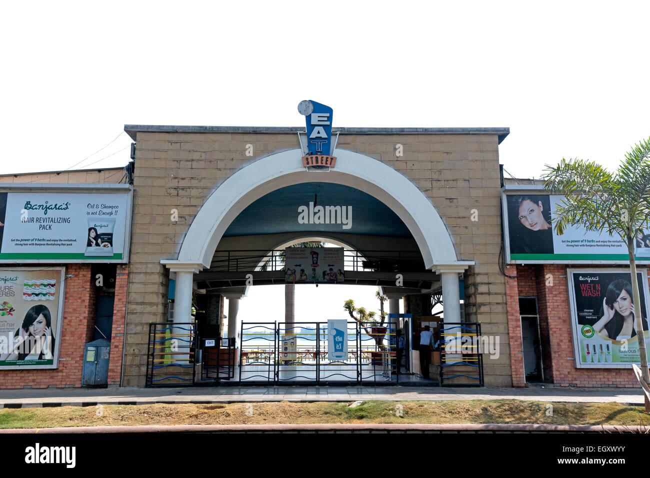 Fassade des Street Restaurant Essen Stockfoto
