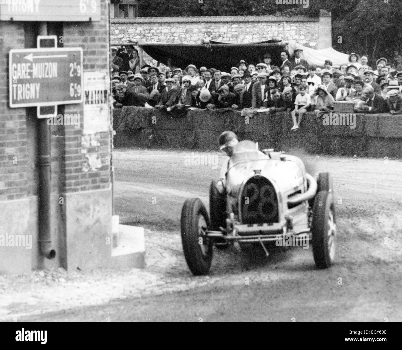 1932 französische GRAND PRIX Bugatti T54 Nr. 28, zerrissen von Earl Howe und Hugh Hamilton während des Rennens Stockfoto