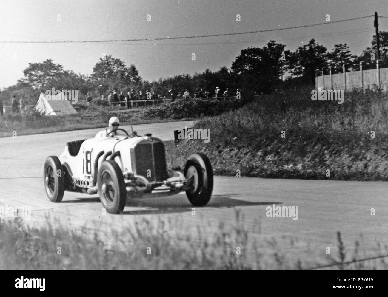 1931 wurde von Otto Merz und Rudolf Caracciola im Laufe des Rennens französischen GRAND PRIX Mercedes-Benz Nr. 58 getrieben. Stockfoto