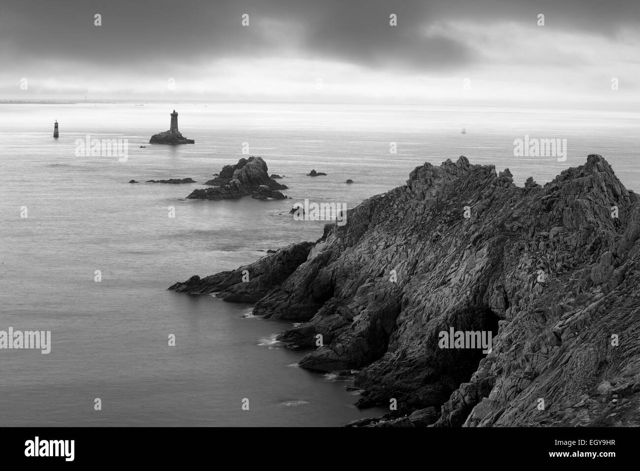 Frankreich, Bretagne, Pointe du Raz mit Leuchtturm Stockfoto