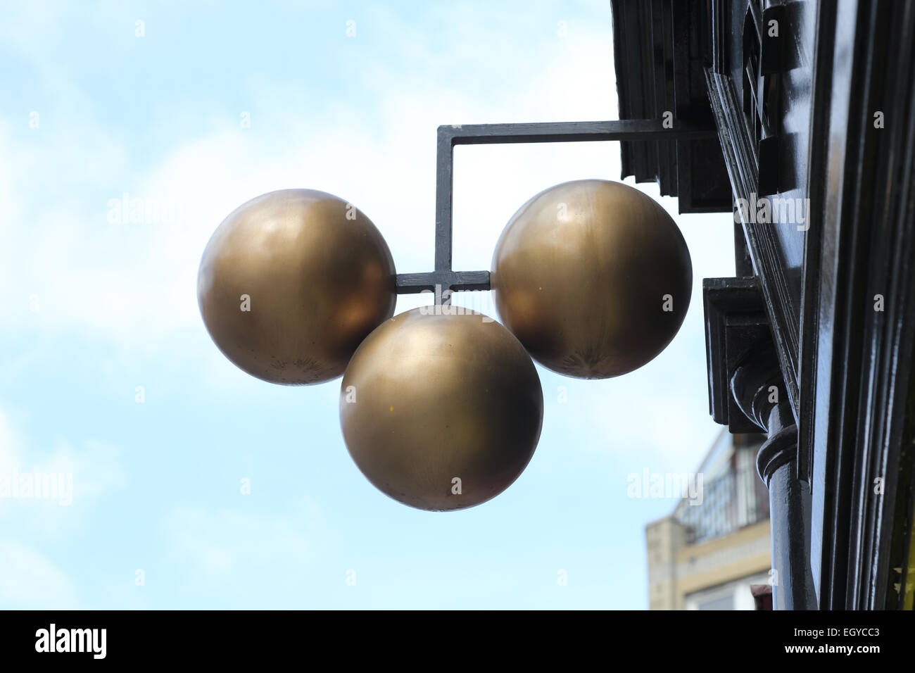 Drei Kugeln unterzeichnen außen Pfandleiher Shop, Edinburgh. Stockfoto