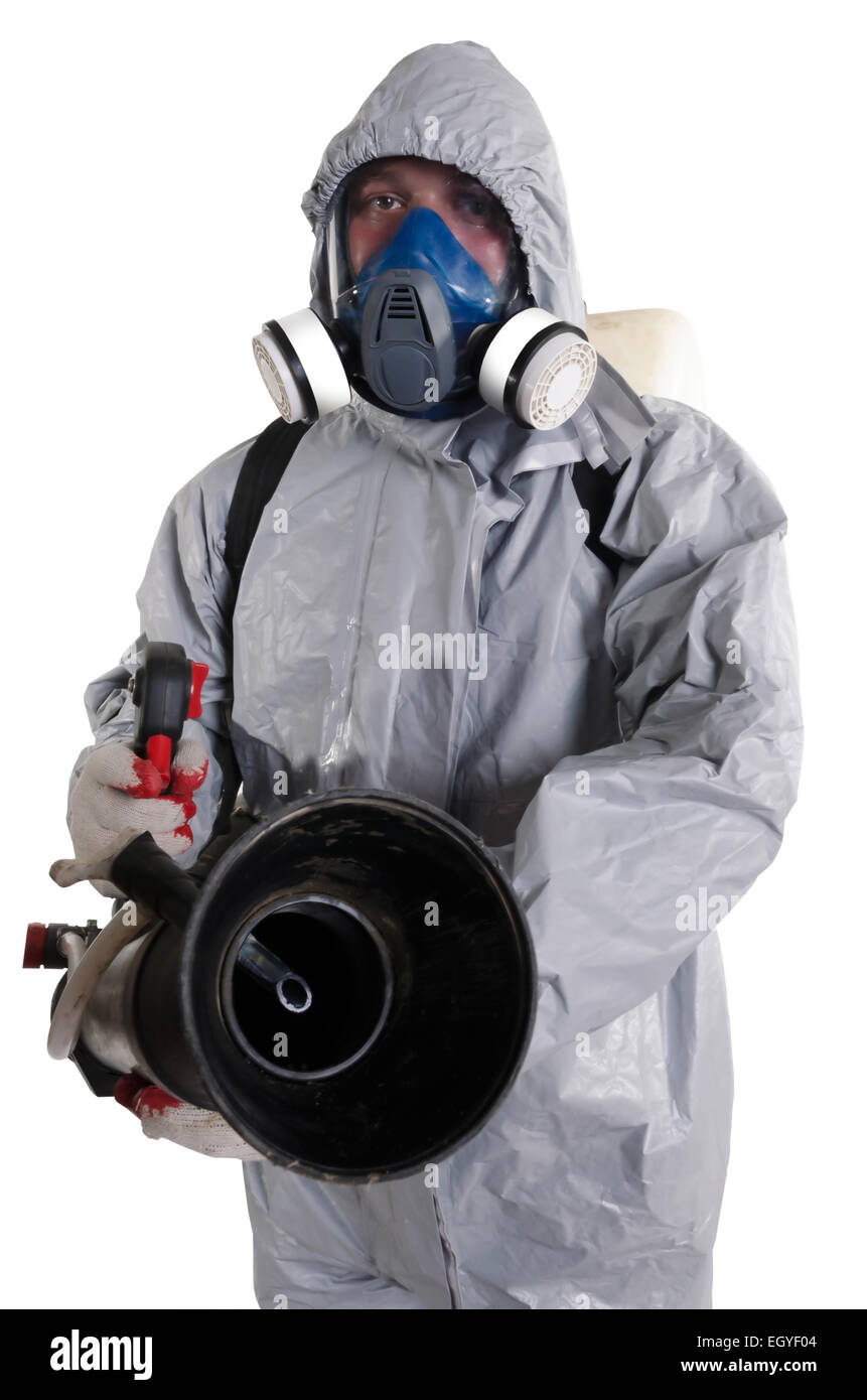 Eine Pest Control Arbeitskraft trug eine Maske, Haube, Schutzanzug und dual  Luftfilter hält einen Schlauch zu helfen, zu vernichten Stockfotografie -  Alamy