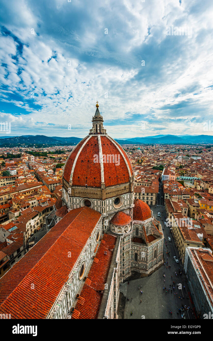 kathedrale-von-florenz-cattedrale-di-santa-maria-del-fiore-mit-der