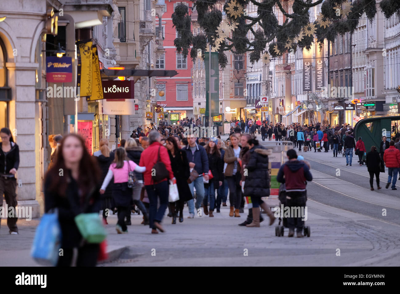 Die Leute an der Herrengasse Straße in Graz, Steiermark, Österreich am 10. Januar 2015. Stockfoto
