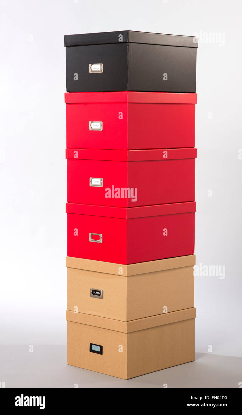 Anmeldetag oder Storage Boxen in einer Auswahl von Farben Stockfoto